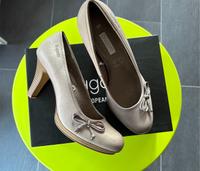 Bugatti Pumps, taupe, NEU und originalverpackt , Gr. 38 Bayern - Vöhringen Vorschau