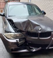 BMW E90 325i N52 M Paket fast Vollausstattung Hessen - Florstadt Vorschau