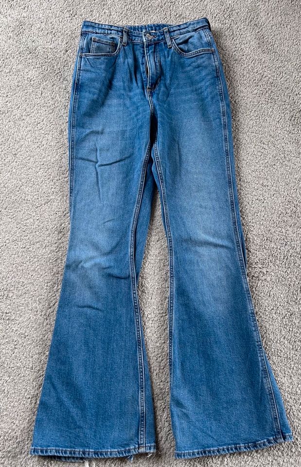 Flare/High Waist Jeans von H&M für Mädchen Größe 158 in Bornheim