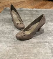 Schöne Tamaris Pumps Suede in Nude Baden-Württemberg - Hemmingen Vorschau