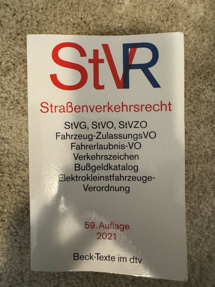 Gesetzbuch Straßenverkehrsrecht StVR in Berlin