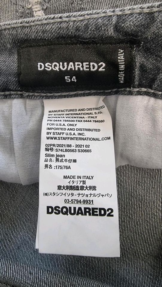 Dsquared2 Shorts Größe 54 Original in Schwerin