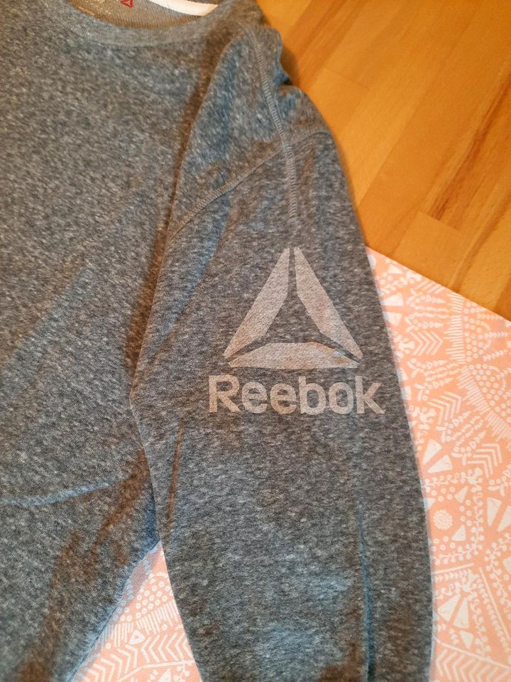 Reebok Sweatshirt Gr. M in Nürnberg (Mittelfr)