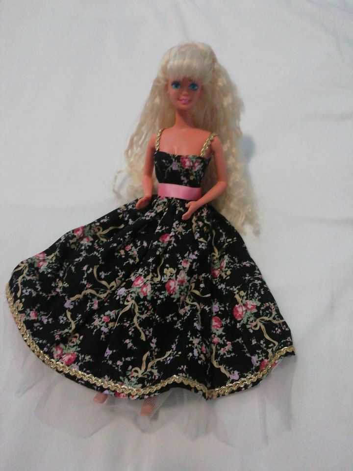 Barbie Puppe Mattel 90 er vintage wie neu in Pinneberg