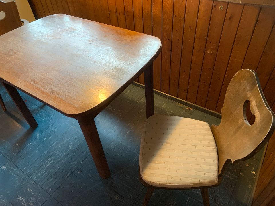 Tisch Holztisch 3 Stühle Küche Eßzimmer massiv Bastler vintage in Lohmar