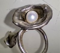 Design Ring Silber Perle abstrakte Calla Blüte Knospe Einzelstück Niedersachsen - Leer (Ostfriesland) Vorschau