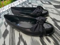 Ballerina von Gabor Gr.9 1/2  schwarz mit Lackspitze neuwertig Köln - Nippes Vorschau
