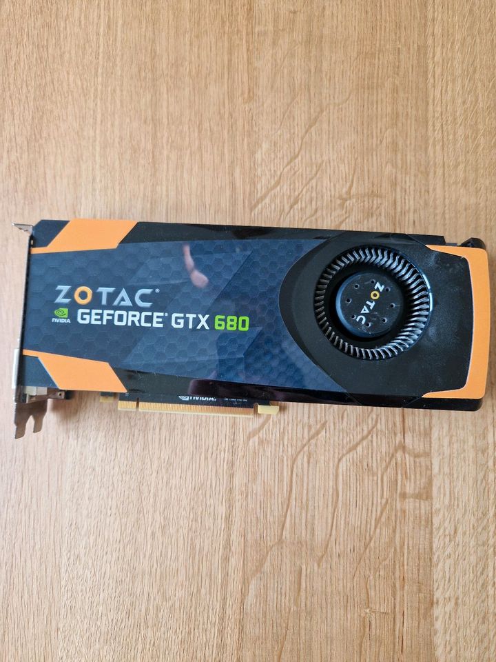 Nvidia Geforce Zotax GTX 680 in Potsdam