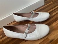 Weiße Utte Kommunionsschuhe Ballerina Gr 36 Kommunion Nordrhein-Westfalen - Unna Vorschau