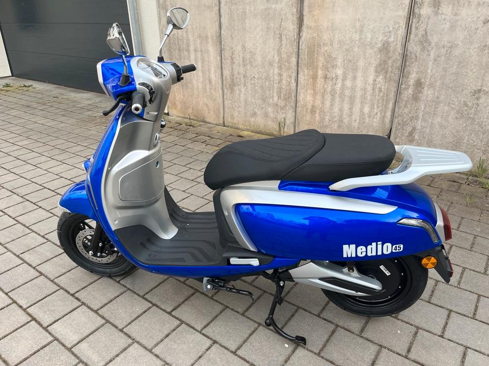Elektroroller Medion 45 72V30 AH Li Akku 45 km/h Aktionspreis in Saarwellingen