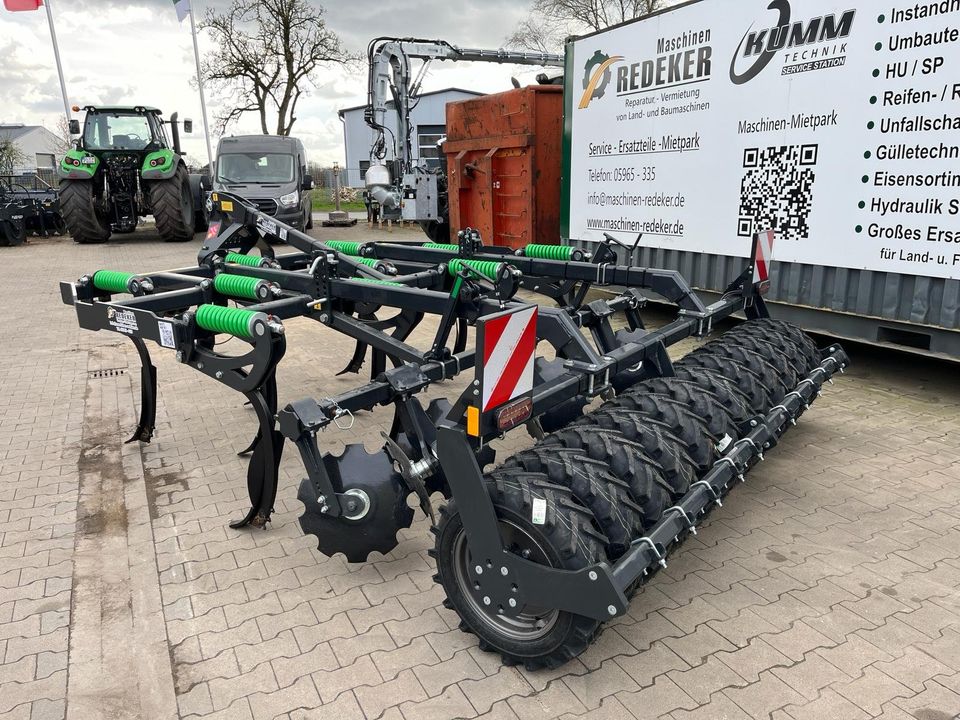 Mulchgrubber 3m mit Reifenwalze, Feder-Steinsicherung, LED Beleuchtung in Klein Berßen