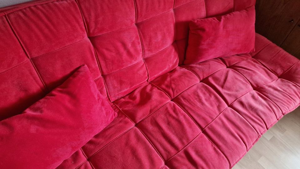 Couch Schlafcouch Sofa Liegecouch rot NOCH DA in Rosenheim