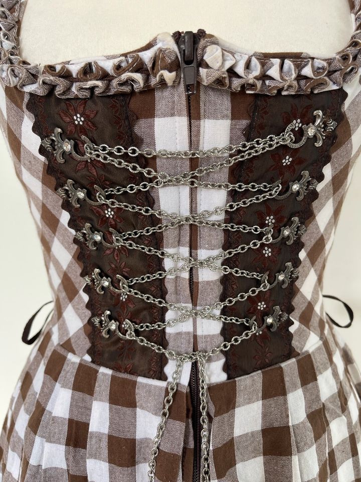 Edel Heiß Dirndl Braun / Weiß in München