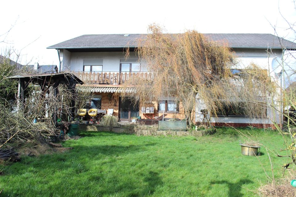 2 Familienhaus mit schönem Grundstück in gepflegter und ruhiger Lage! in Gückingen