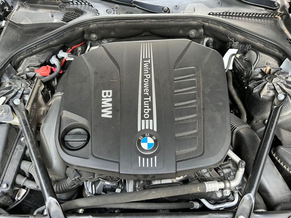 BMW 530d Sportfahrwerk Luxury HeadUp Standheizung in München