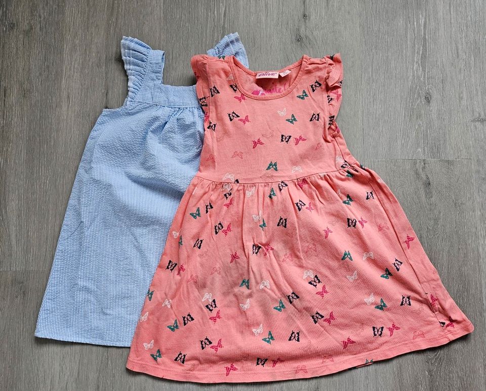 Kleider*Sommerkleider für Mädchen, Gr. 104 in Wächtersbach