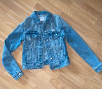 Neu! Bershka Jeansjacke Gr. XS Berlin - Hohenschönhausen Vorschau