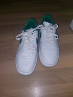 Grün/weiße Nike Schuhe sehr selten getragen Baden-Württemberg - Bretzfeld Vorschau