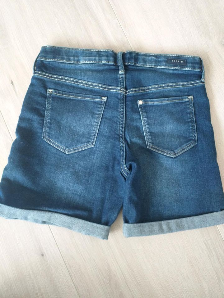 H&M Jeans Short Gr. 140 in München