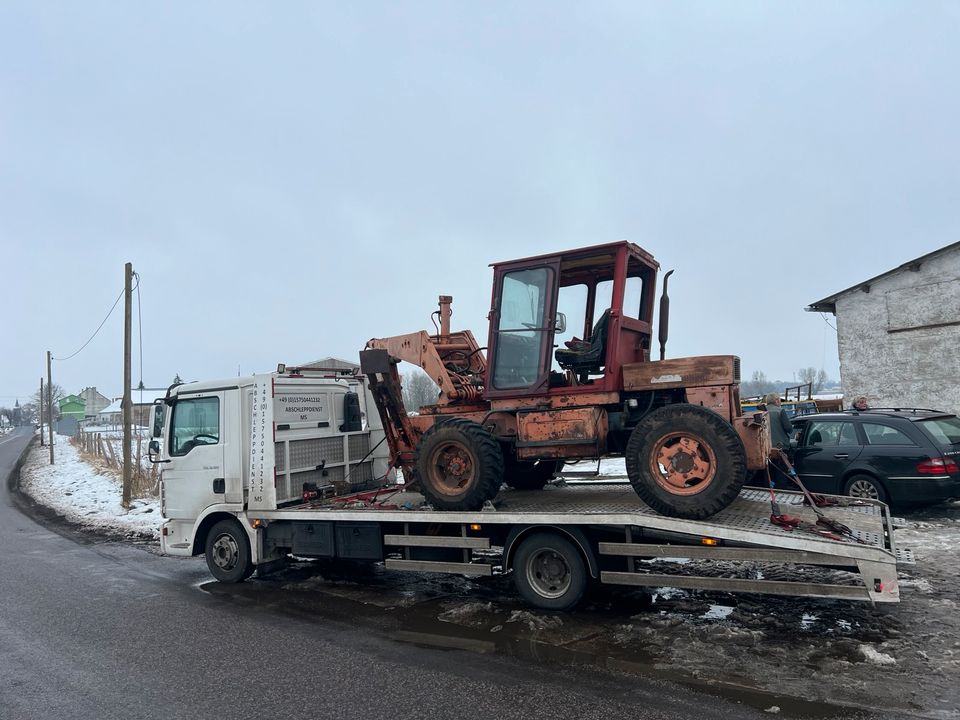 Transport LKW Bauwagen Wohnmobil Wohnwagen in Berlin