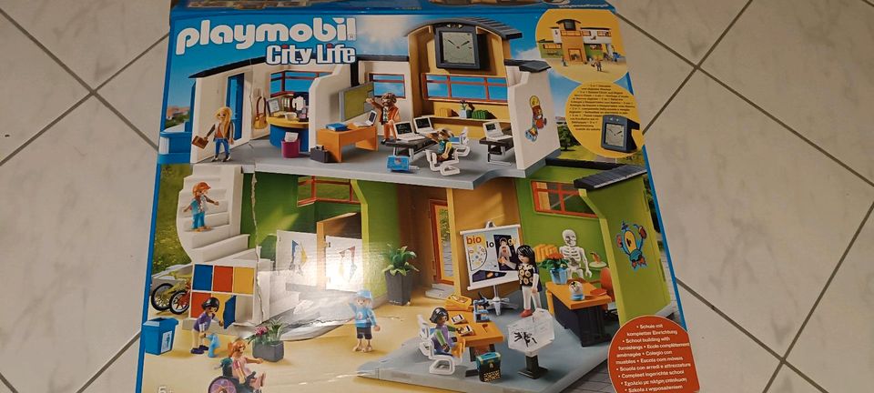 Playmobil Schule und Turnhalle in Erharting