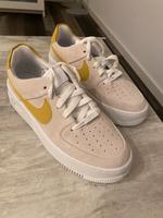 Nike Air Force 1, Gr. 38,5 (5) Niedersachsen - Beckdorf Vorschau