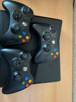 Verkaufe eine Xbox 360 mit 3 Controllern und 3 spielen Saarland - Saarlouis Vorschau
