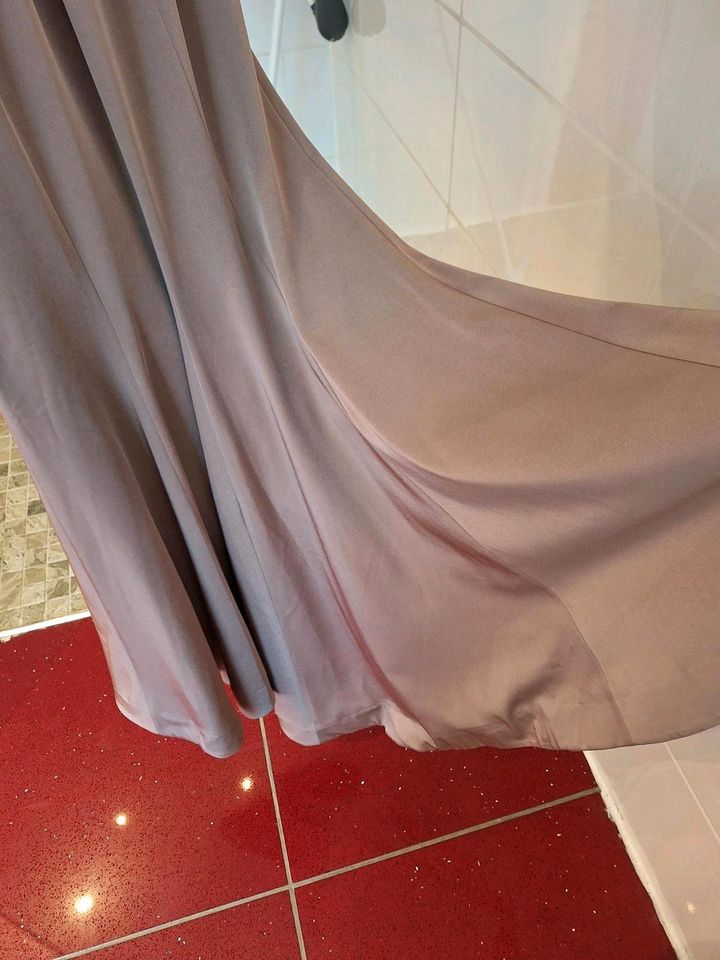 Abendkleid Abiye Meerjungfrau Kleid Satin in Leipzig