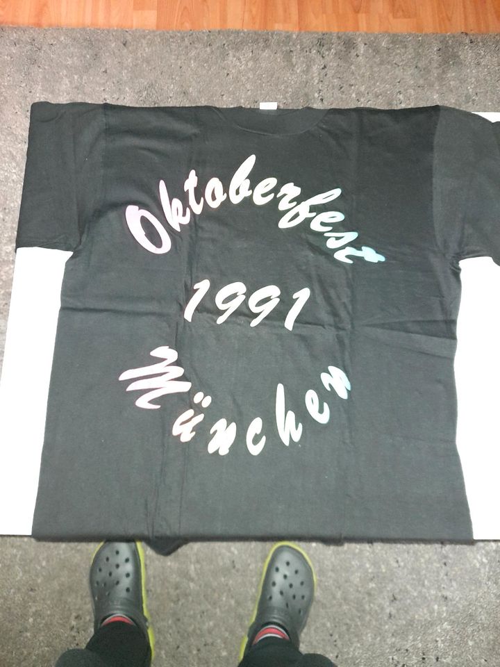 Münchner Oktoberfest T-Shirts von 1991 92 je 15 € in Rüsselsheim