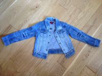 Jacke Jeansjacke Jeans blau H & M H&M 104 Mecklenburg-Vorpommern - Stralsund Vorschau