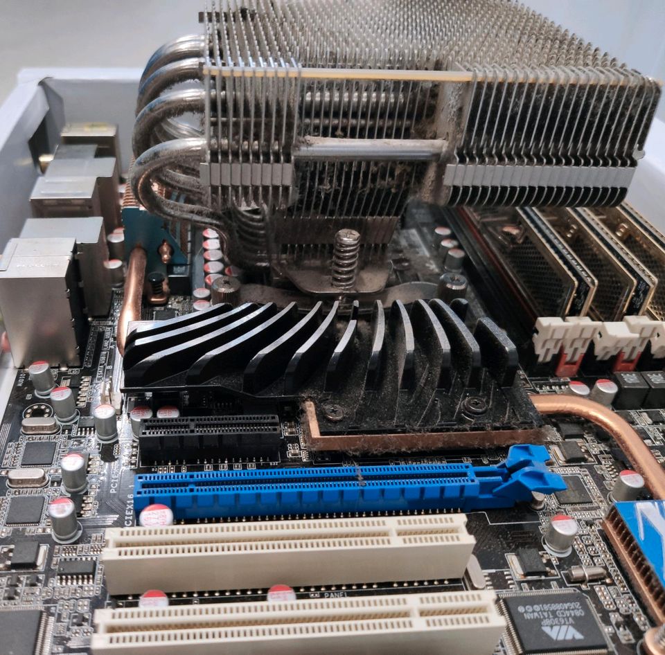 Asus P6T Deluxe V2 Mainboard, Ersatzteile in Berlin