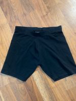 Next kurze Hose Short  schwarz 10 Jahre 134 140 Bayern - Ochsenfurt Vorschau