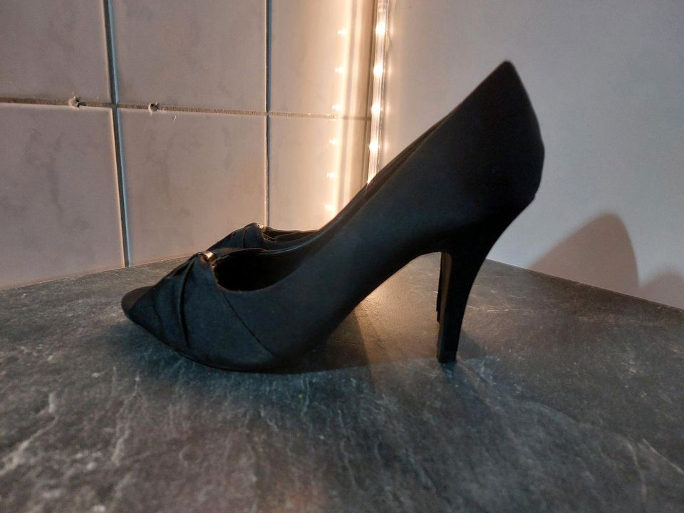 High Heels Pumps Peeptoes schwarz satin in Dortmund