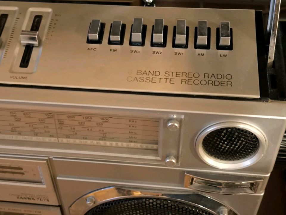 SANWA 7078 6 BAND STEREO RADIORECORDER GHETTOBLASTER SAMMLER in Nienburg (Weser)