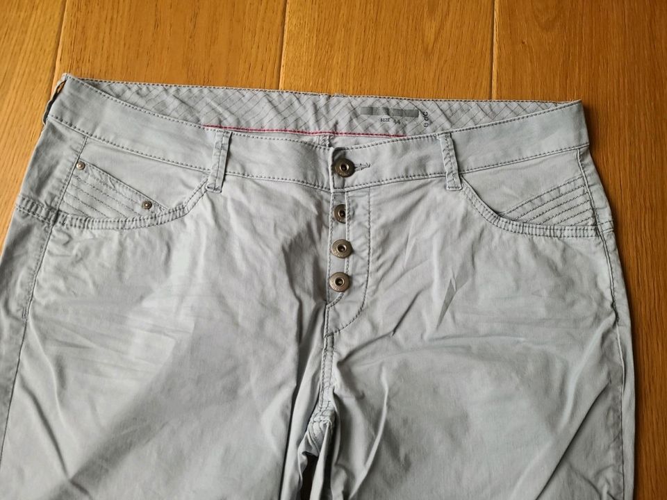 Edc by Esprit Bermuda 7/8 Hose FASHION FIT gr. 44 Grau/blau in Jüterbog