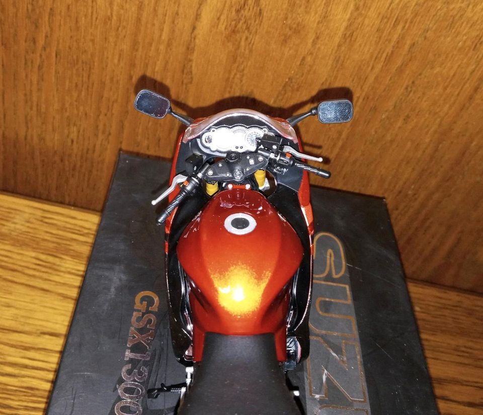 Motorrad 1:12 SCHUCO WiTs Suzuki GSX-1300-R Hayabusa Orange Bike in Frankfurt am Main