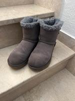 ❤️UGG original, mit Schleifen, Gr 38, Grau Bayern - Memmingen Vorschau