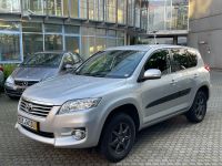 TOYOTA RAV4 / 2010 / 139000 / TÜV / 4x4 / SERVICE HEFT / 8 RÄDER München - Bogenhausen Vorschau