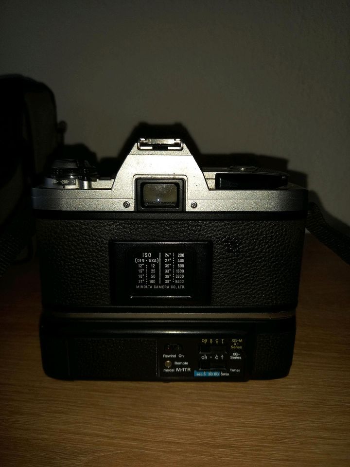 Minolta X-300 Kamera mit Zubehör in Uplengen