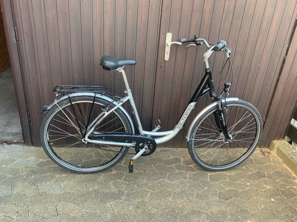 Fahrrad Damenfahrrad Viktoria 28 Zoll in Ilsede