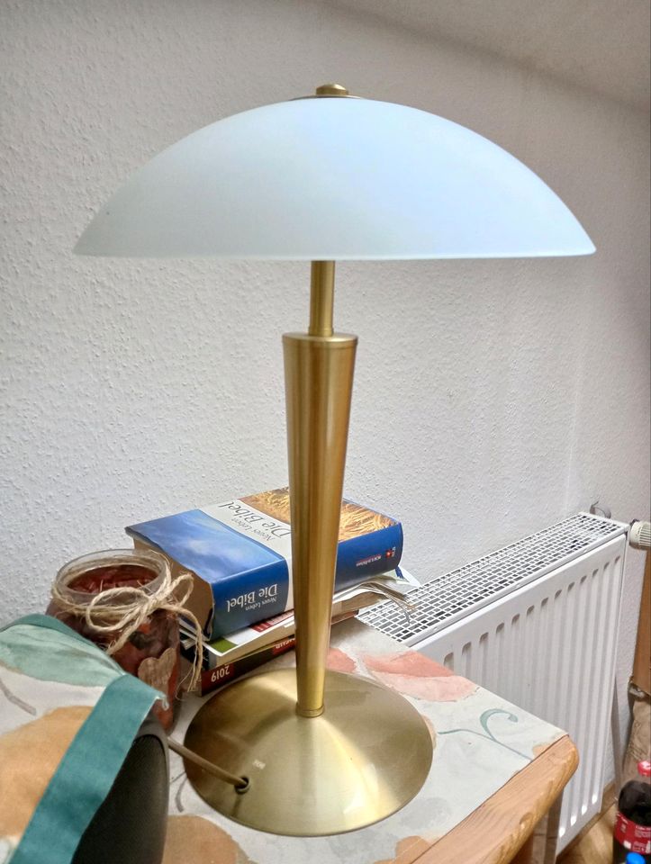 Tischlampe, hübsches Design in Krefeld