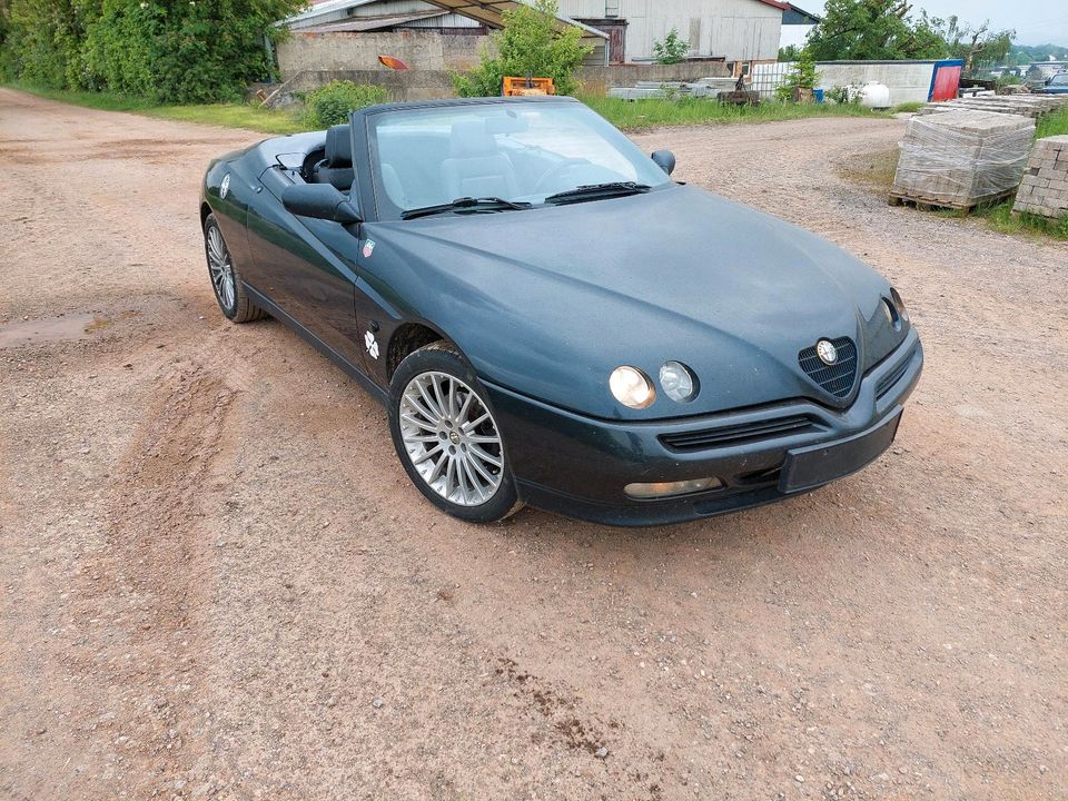 Alfa Romeo Spider 916 2.0 Twin Spark in Korbach