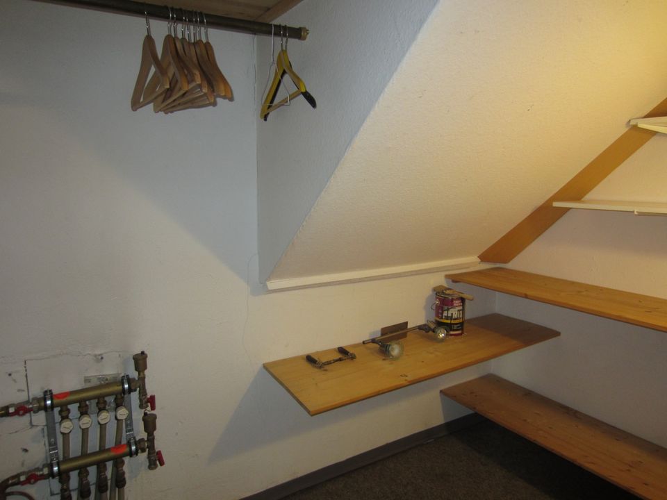 Idyllische Dachgeschosswohnung mit EBK in Isernhagen FB (7208, neu) in Isernhagen