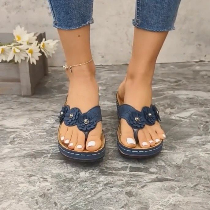 NEU - Wunderschöne leichte Flip Flops mit kleinen Absatz - Gr. 36 in Oberhausen