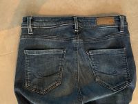 Jeans Edc Jegging Fit Größe 26/32 Niedersachsen - Helmstedt Vorschau