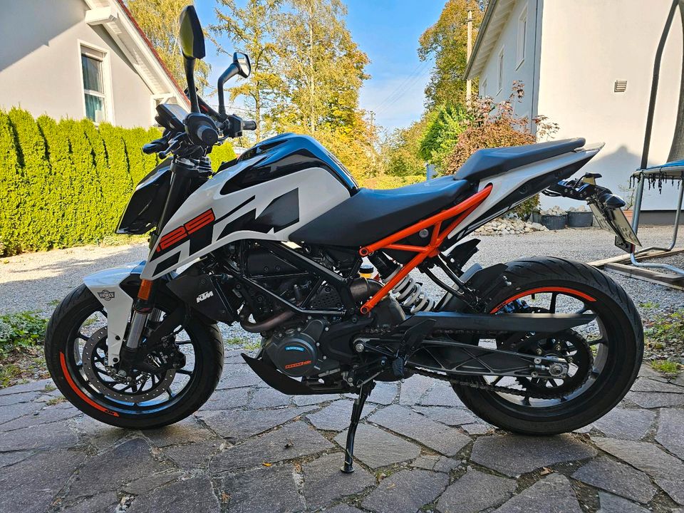 KTM Duke 125 in Merching