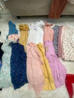 Mädchensommerkleider  Paket 14 Kleider +3 Röcke Größe 110-128 Niedersachsen - Winsen (Luhe) Vorschau