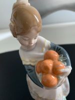 Lladro Porzellan Figur.       „ Mädchen mit Apfelsinen „ Kreis Pinneberg - Wedel Vorschau