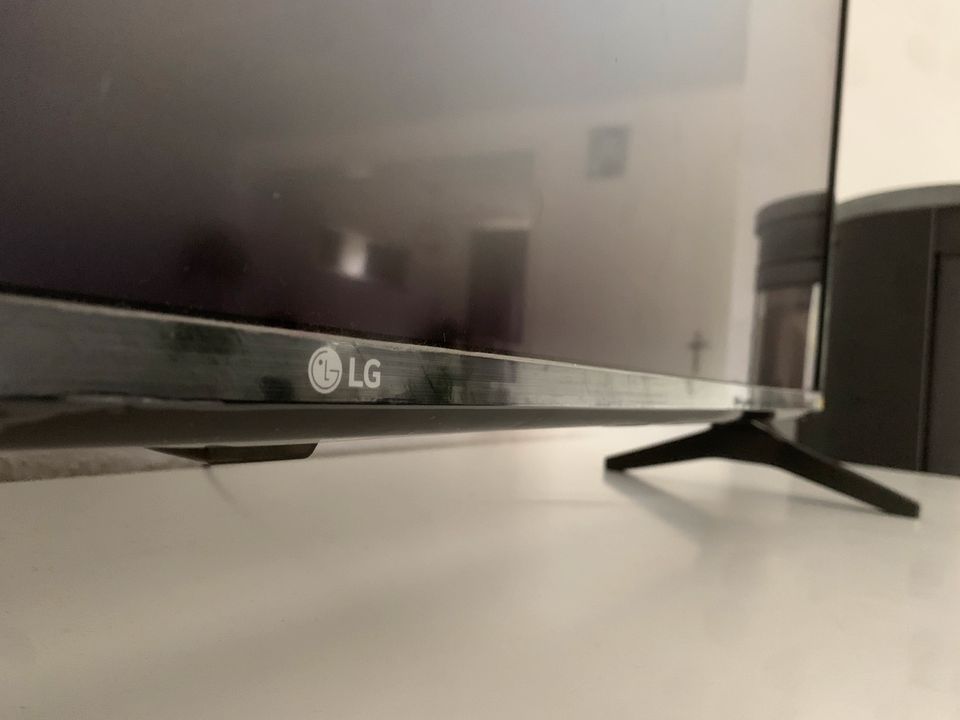 4K LG SMART TV in Flensburg