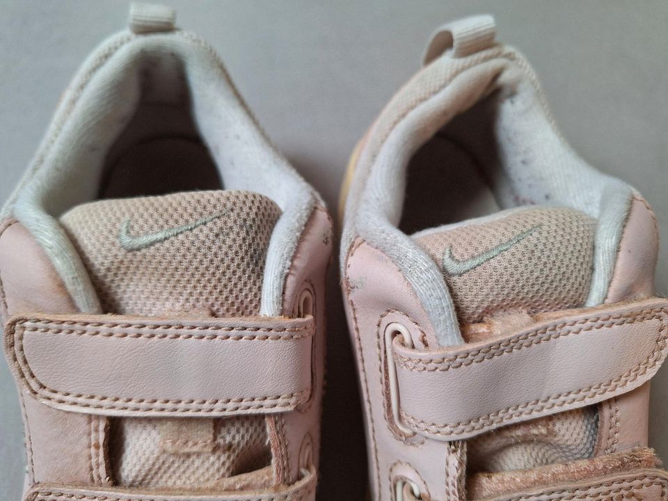 Kinder Mädchen Schuhe NIKE Größe 30 Rosa in Groß-Gerau